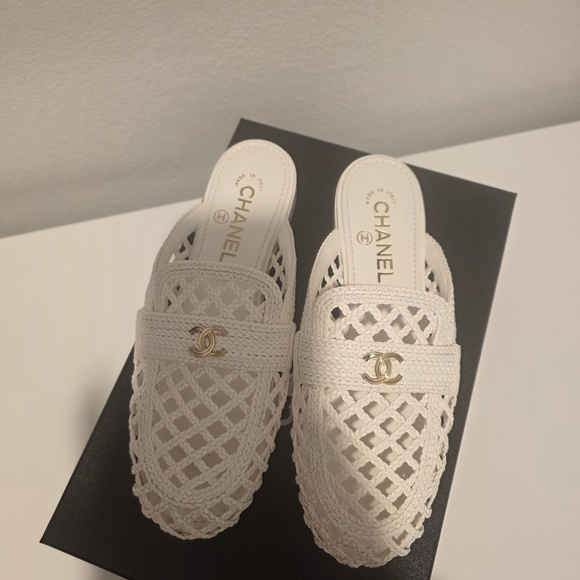 Chanel White Mules 2026  NEW - Picture 7 of 15